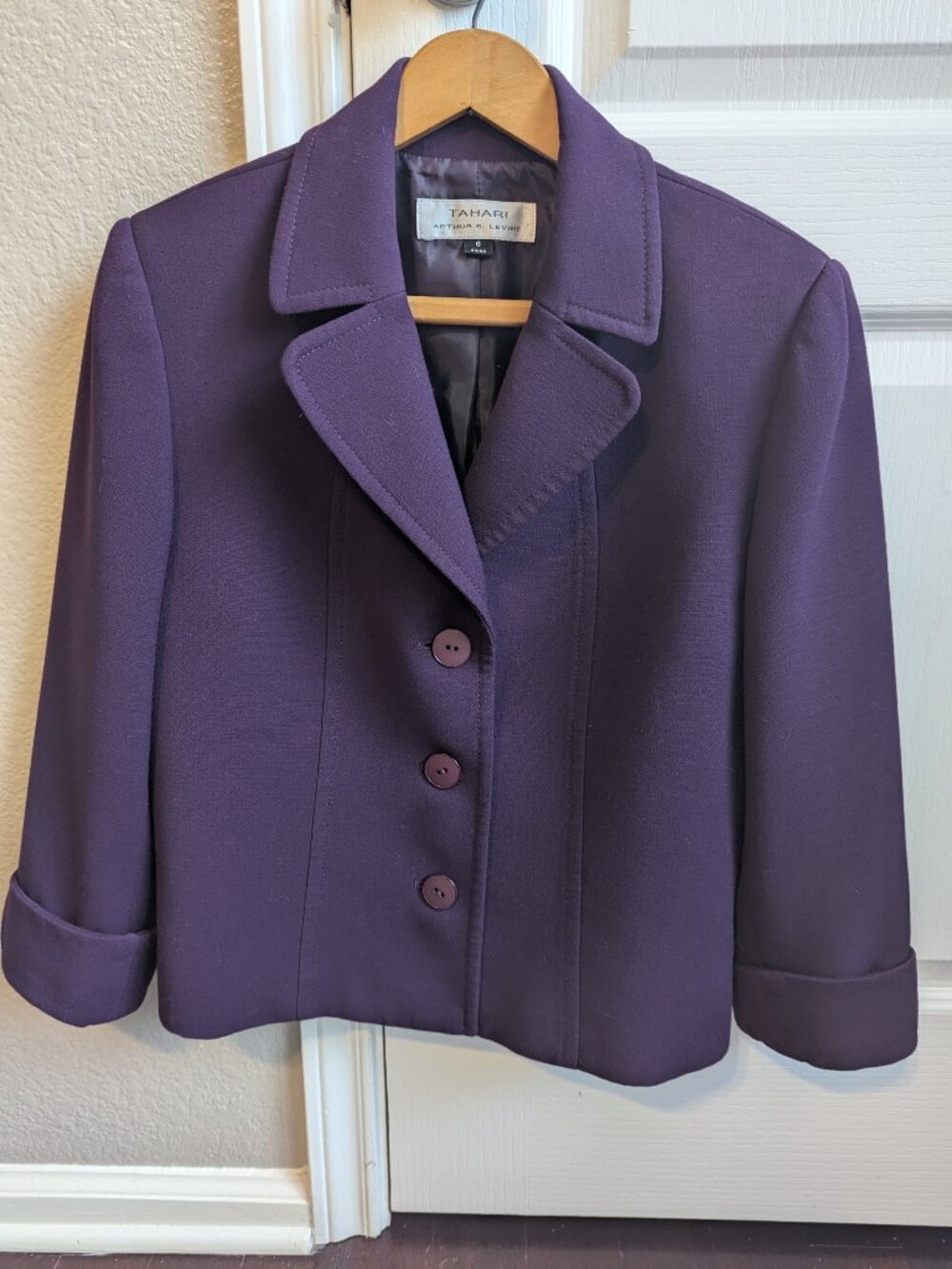 Tahari Arthur S. Levine Purple Button Front Cropped Blazer Jacket Size 6